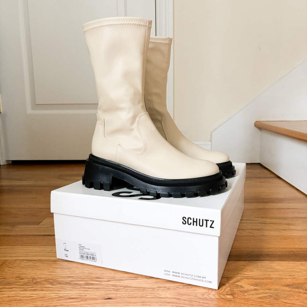 NWT Schutz Kendy lug sole boots